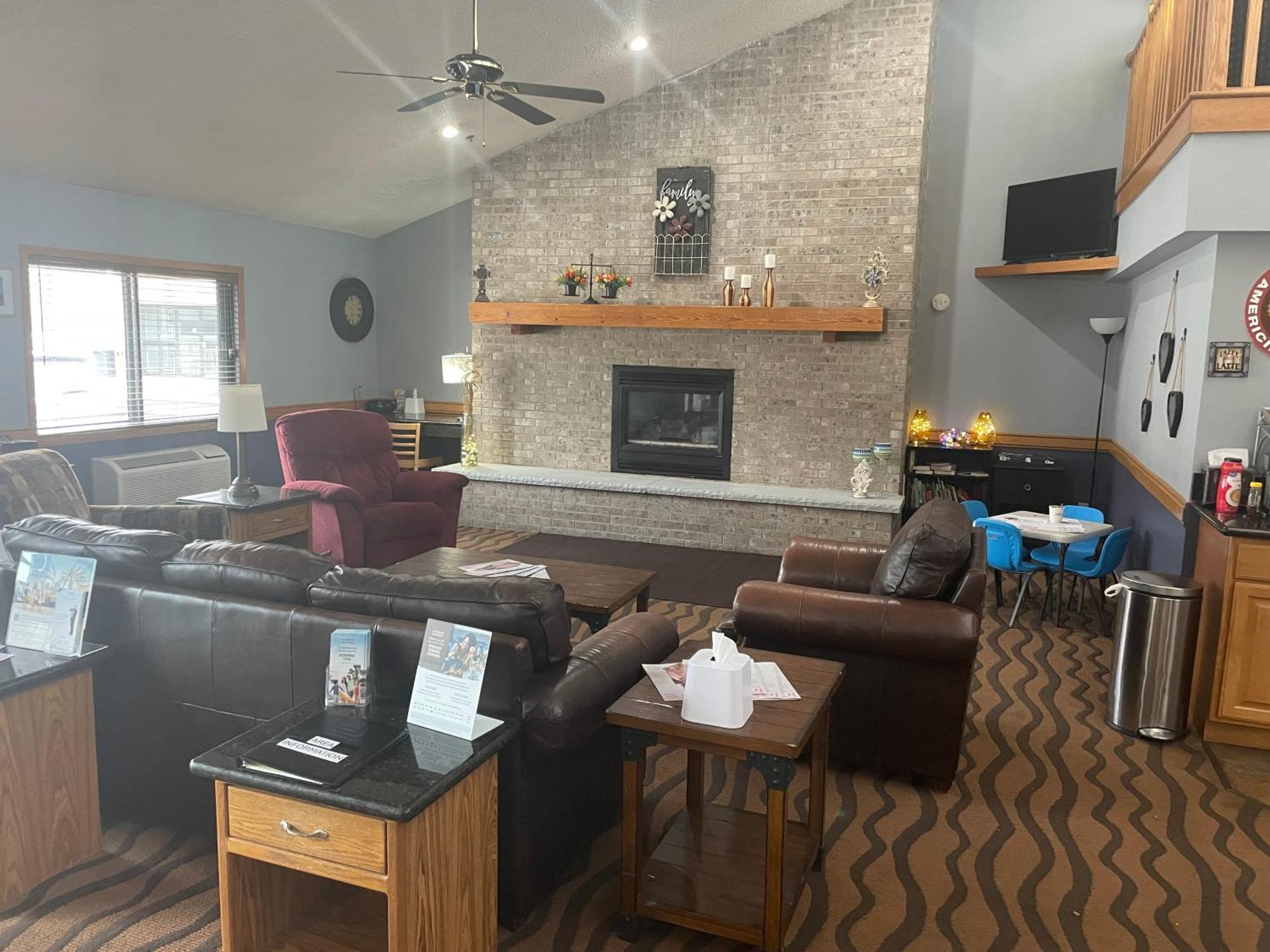 Americinn By Wyndham Hartford Wi Ngoại thất bức ảnh