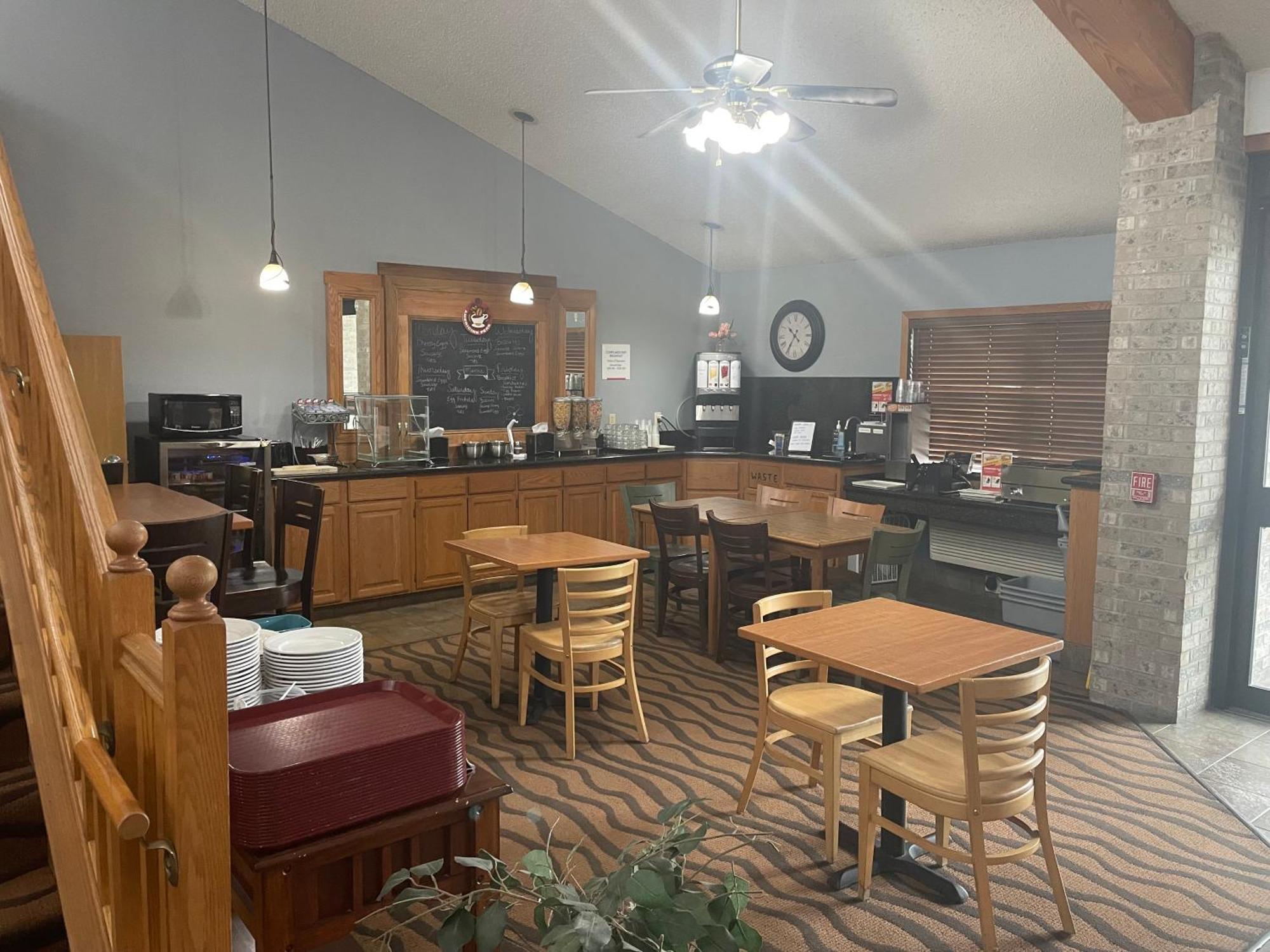 Americinn By Wyndham Hartford Wi Ngoại thất bức ảnh
