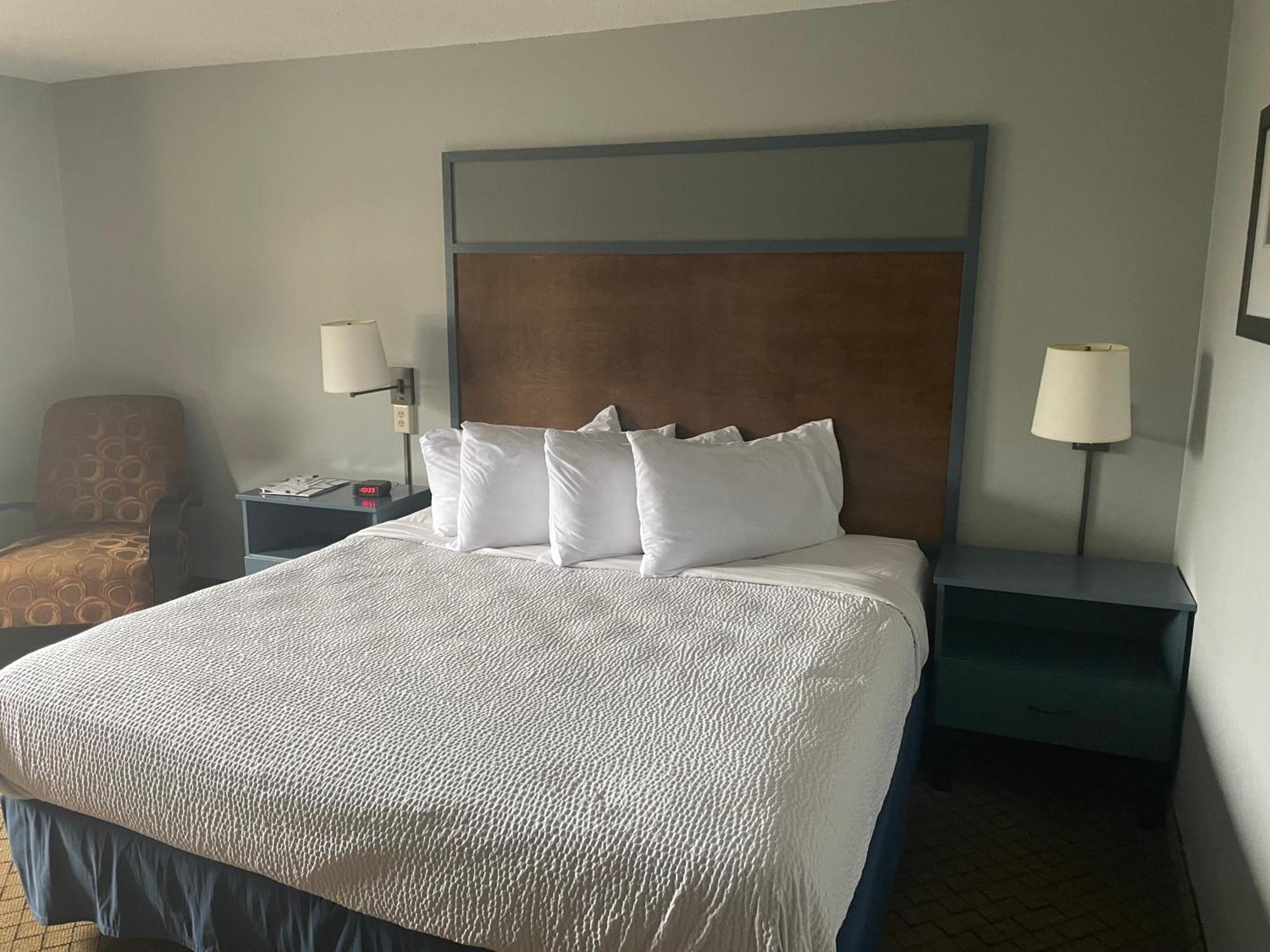 Americinn By Wyndham Hartford Wi Ngoại thất bức ảnh