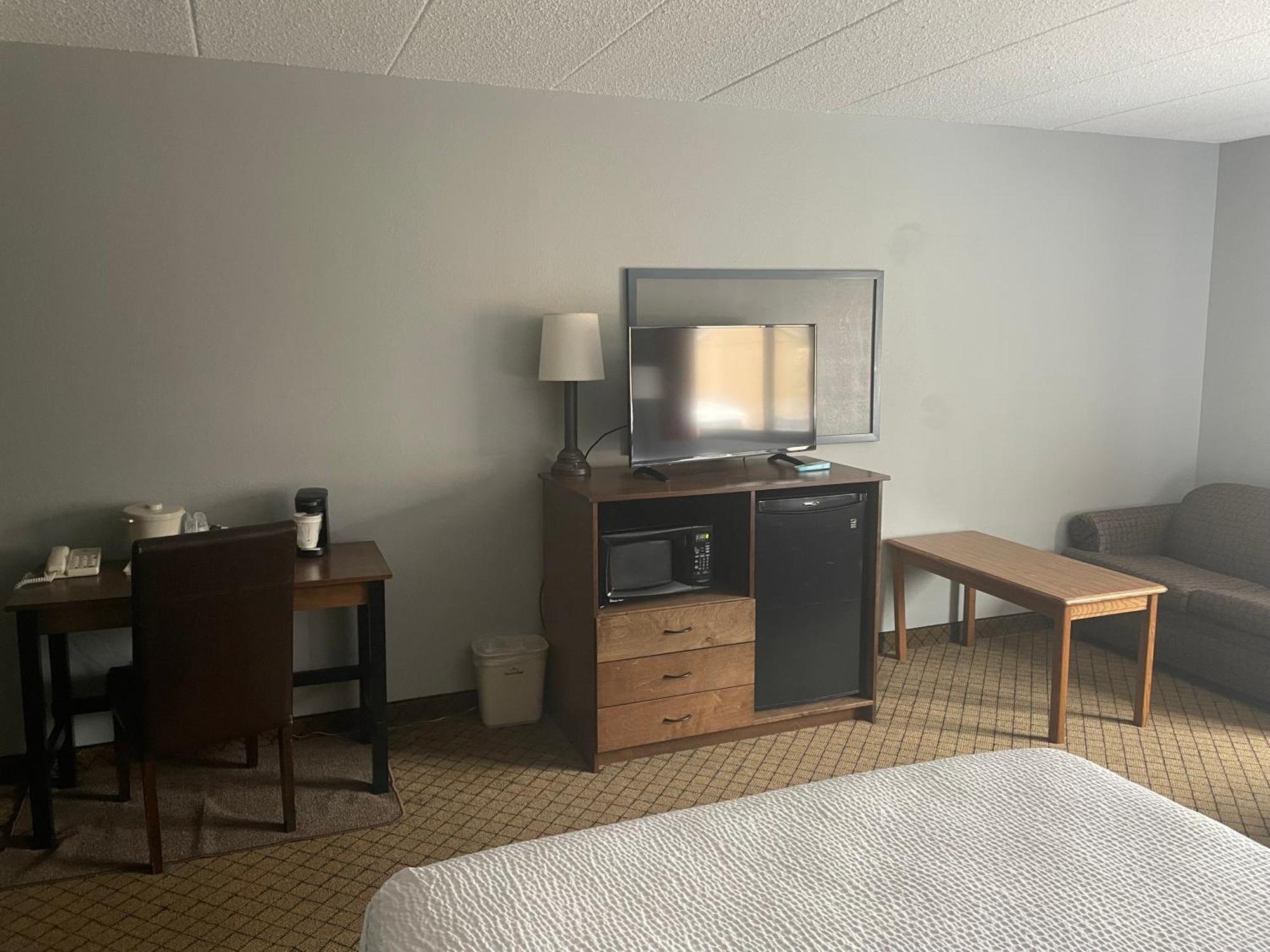 Americinn By Wyndham Hartford Wi Ngoại thất bức ảnh