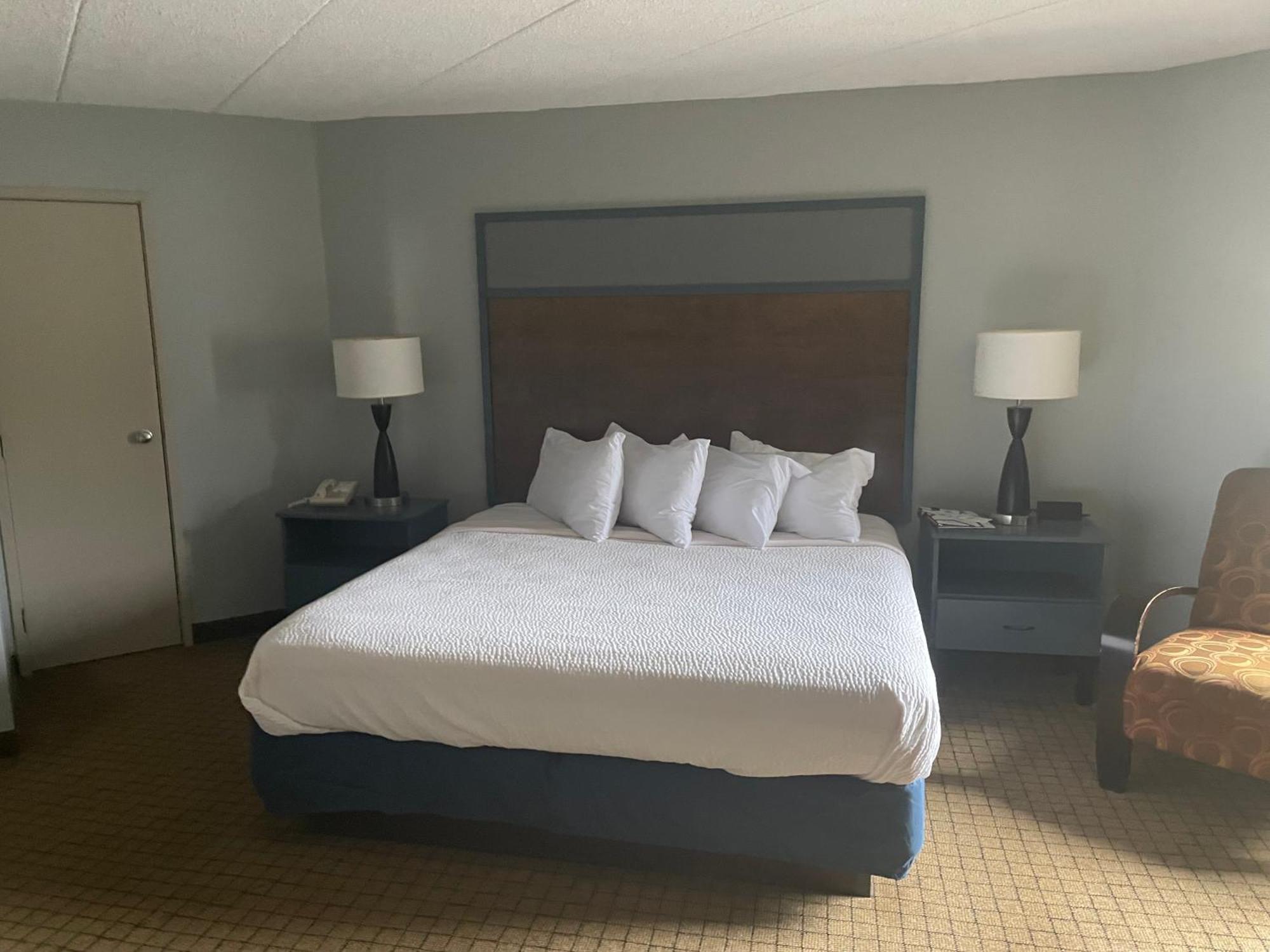 Americinn By Wyndham Hartford Wi Ngoại thất bức ảnh