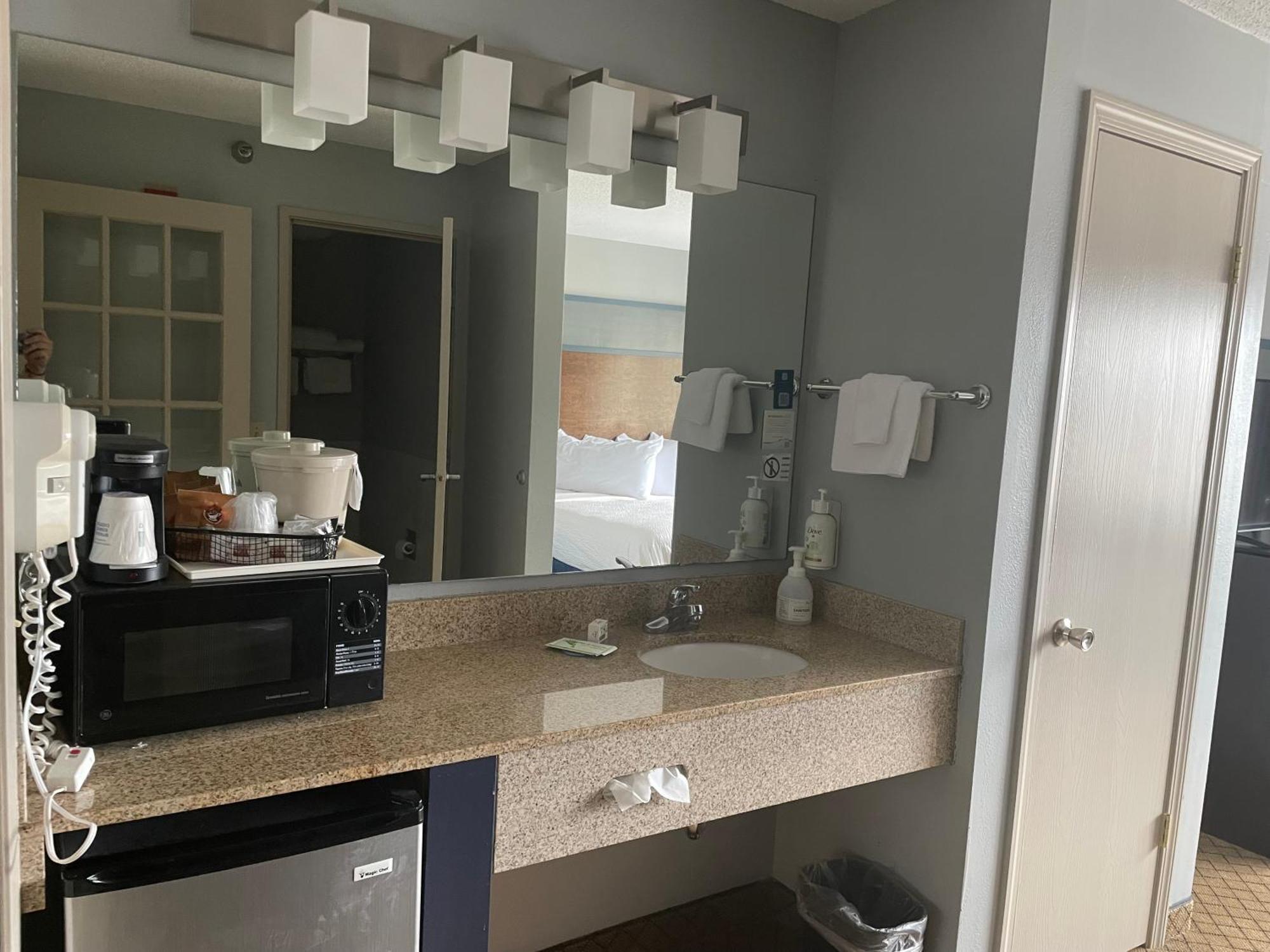Americinn By Wyndham Hartford Wi Ngoại thất bức ảnh
