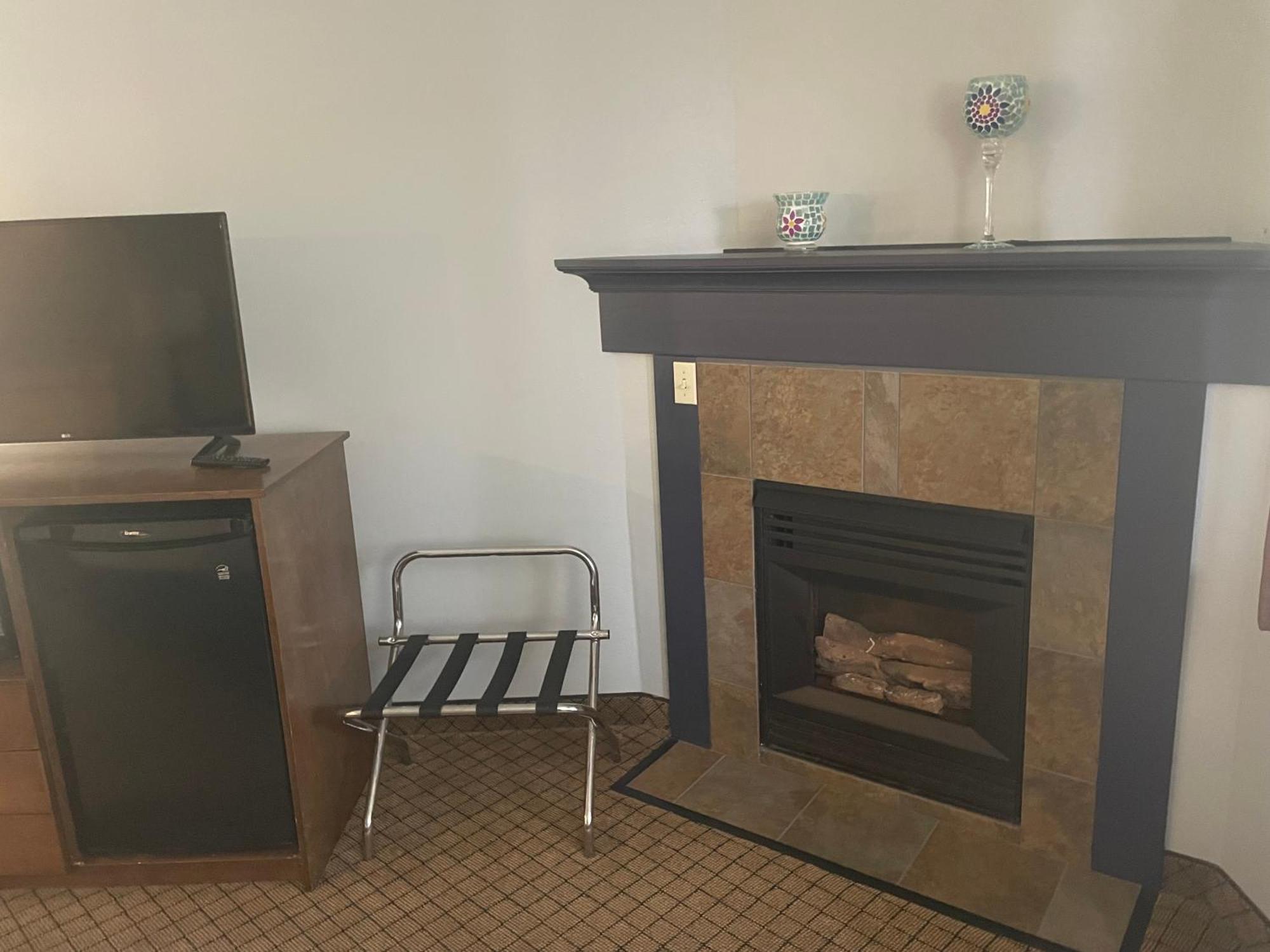 Americinn By Wyndham Hartford Wi Ngoại thất bức ảnh