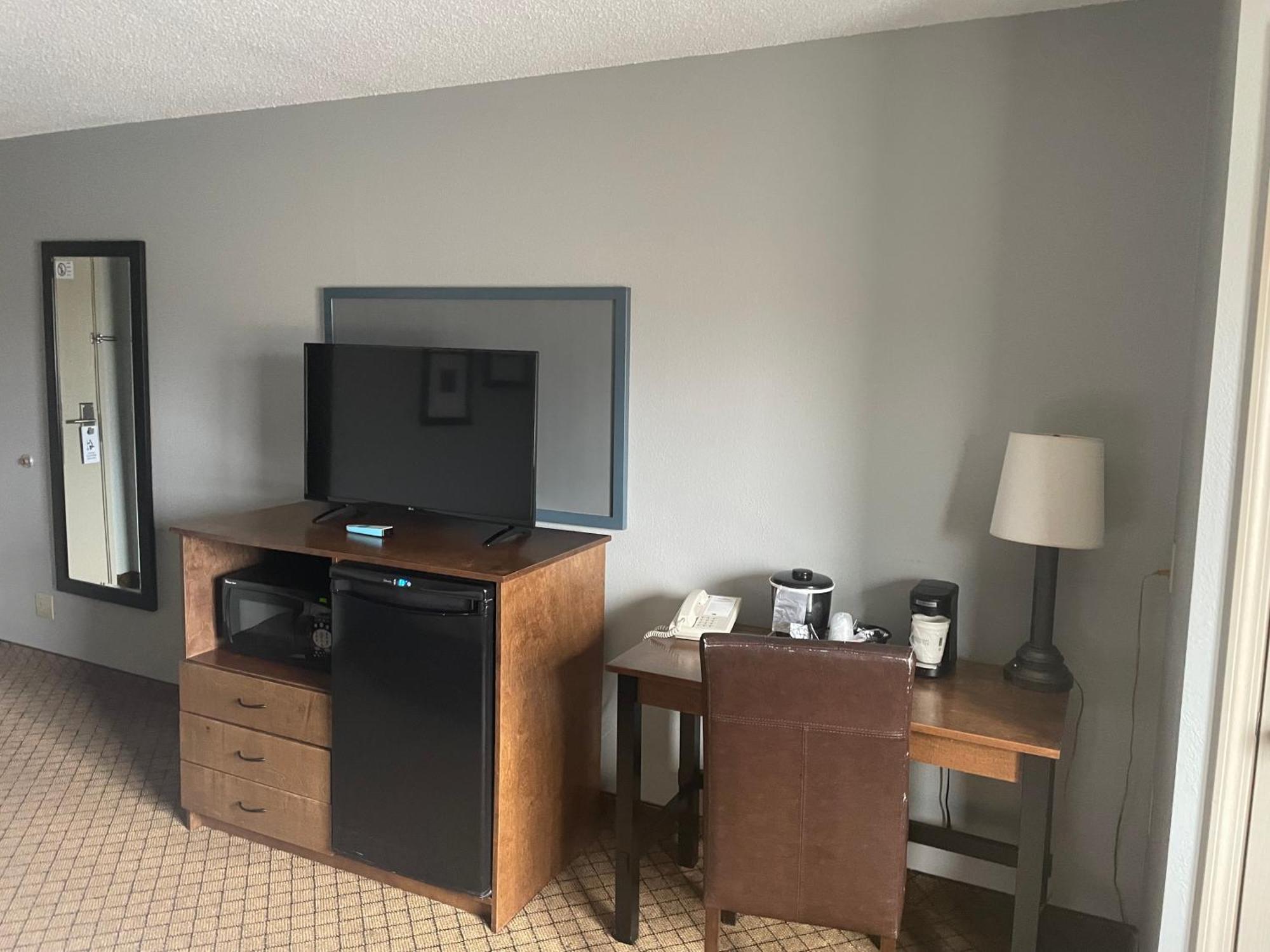 Americinn By Wyndham Hartford Wi Ngoại thất bức ảnh