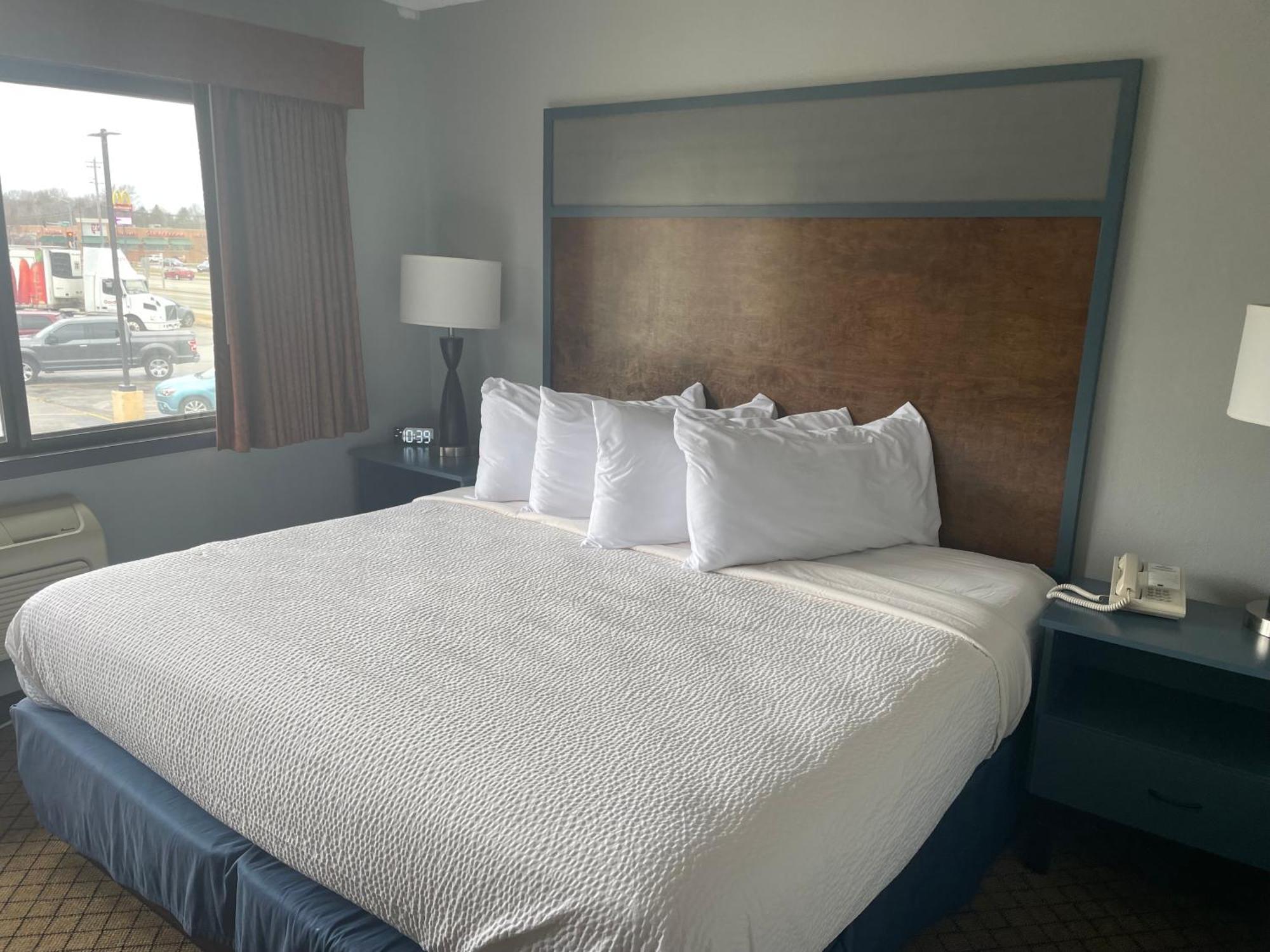 Americinn By Wyndham Hartford Wi Ngoại thất bức ảnh