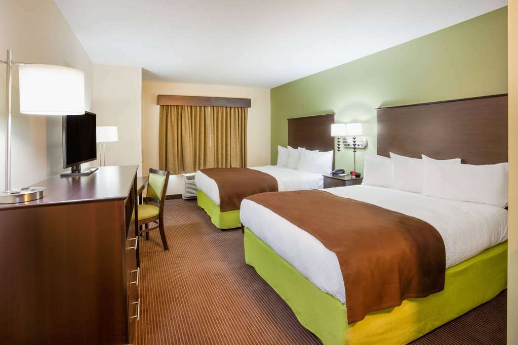 Americinn By Wyndham Hartford Wi Phòng bức ảnh